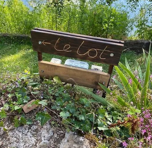 Le Noyer Sur Lot 度假居 *